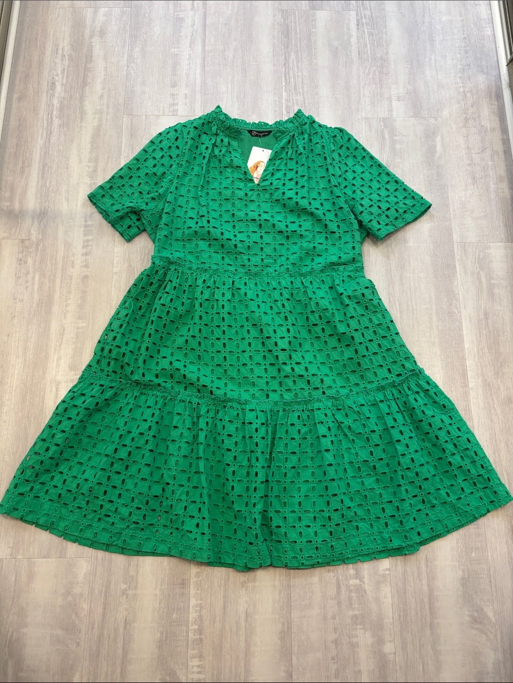 Pretty Garden Green Eyelet Tiered Midi Dress size Medium